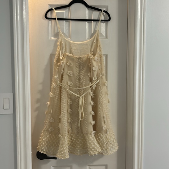 Flirty dress with floral add ons - size Large - Picture 2 of 7